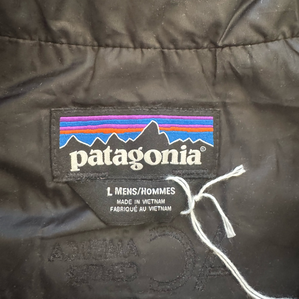NWOT Patagonia Nano Puff Vest black logo large - Picture 6 of 7